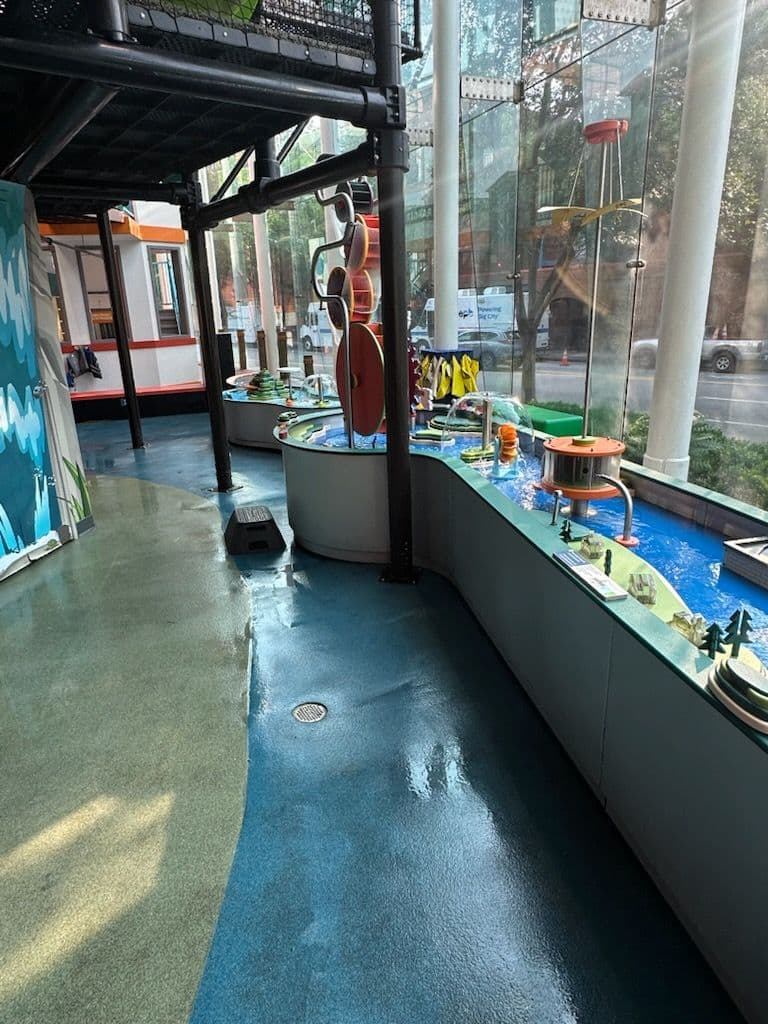 Gallery photos for Chattanooga's Creative Discovery Museum Sparkles Again: Image #1