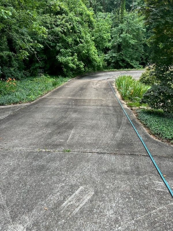 Gallery photos for Sparkling Clean Driveways in Red Bank TN: Image #1