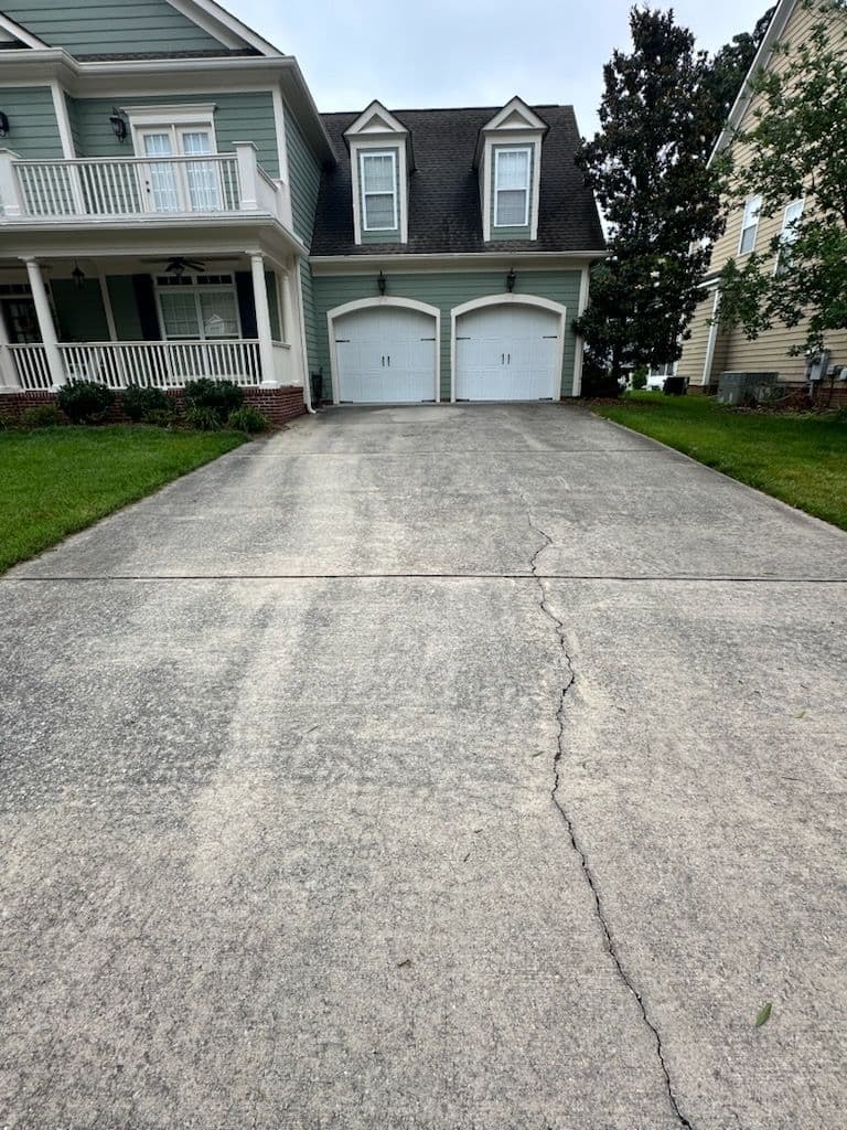 Gallery photos for Revamp Your Driveway with Expert Concrete Cleaning: Image #1